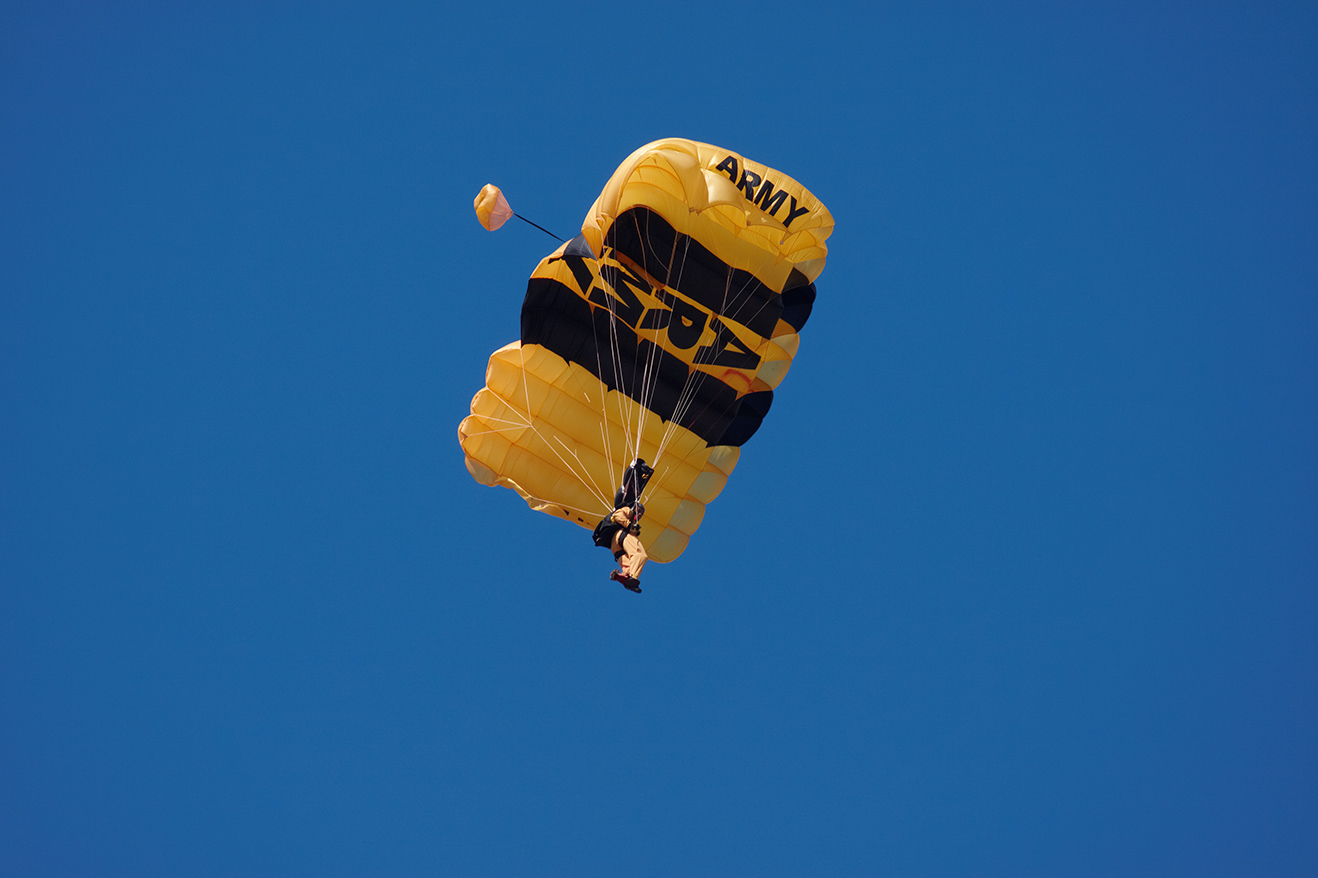 Army Golden Knights Parachute Team A