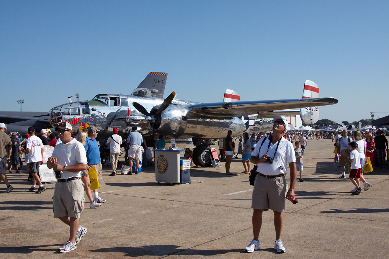 B25 Side View